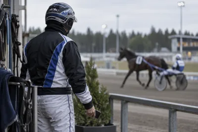 Santtu Raitala kritiserar avstängningen efter busringning