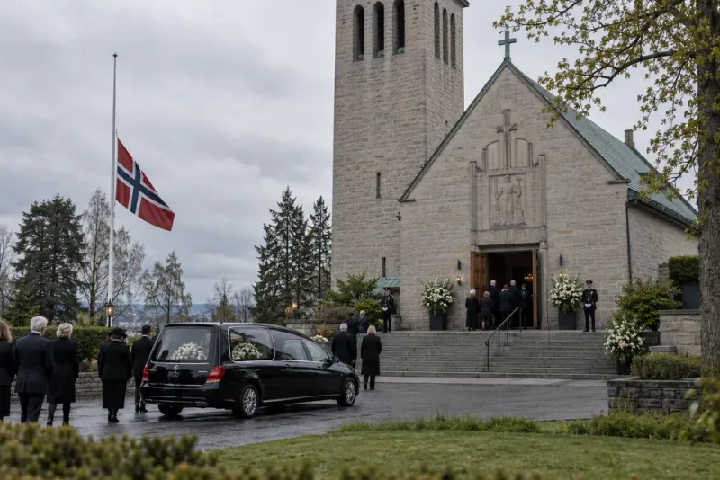 Prinsessan Astrid begravs efter sista tiden på sjukhus