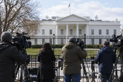 Medier kräver stopp för Trumps utestängning