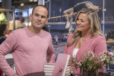 Stefan Holm skriver sportsromance med egna erfarenheter