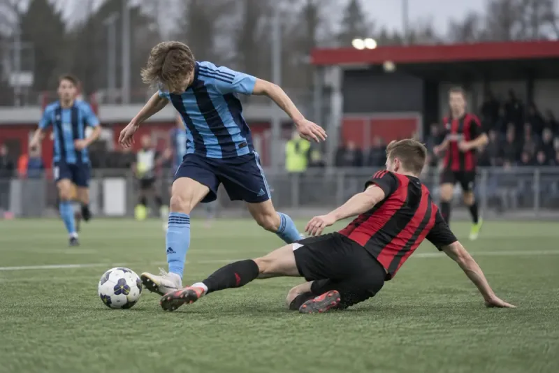 Alexander Andersson tacklades av tidigare lagkamrat i debuten