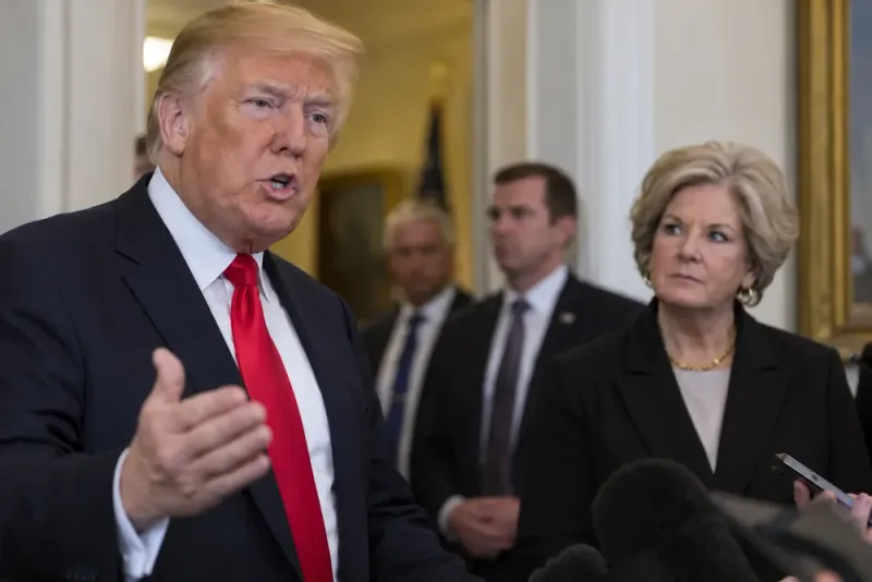 Donald Trump förnekar planer på att avskeda Susie Wiles