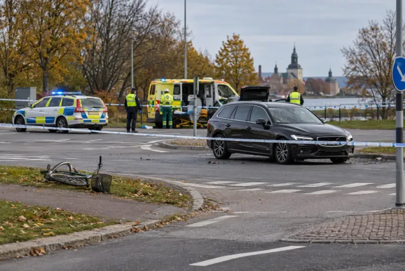 Cyklist kritiskt skadad efter bilolycka i Vadstena