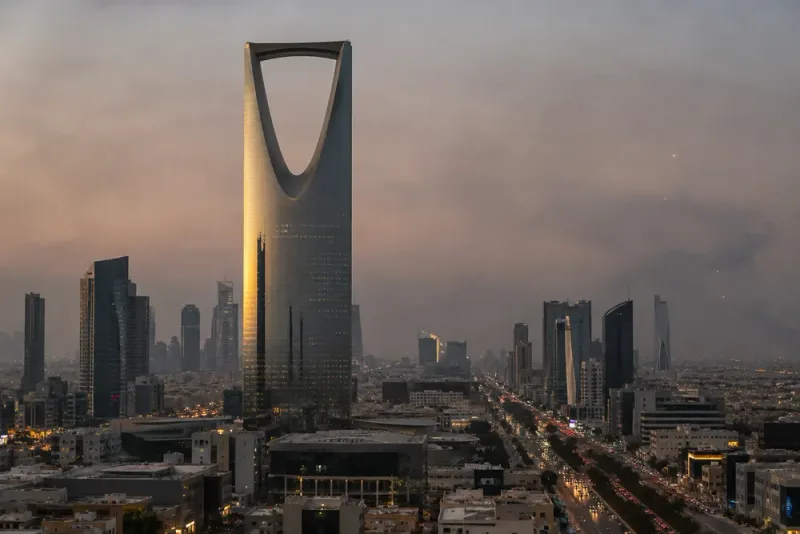 Attacker mot Riyad tvingar anställda från Kingdom Centre
