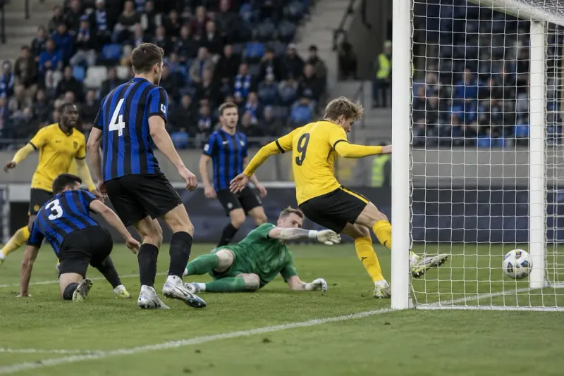 Leo Östman räddade poäng mot serieledande Sirius