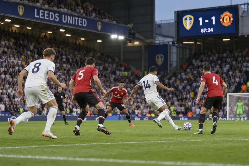 Manchester United tappade ledningen mot Leeds United