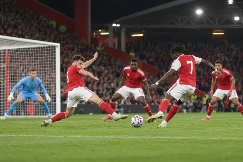 Noni Madueke räddade Arsenal med sent segermål