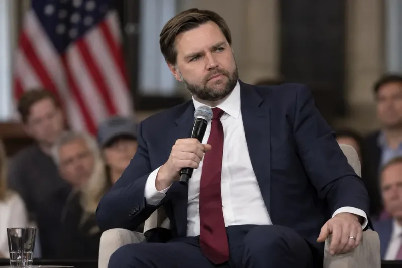 JD Vance tvekar om presidentkandidatur inför valet 2028
