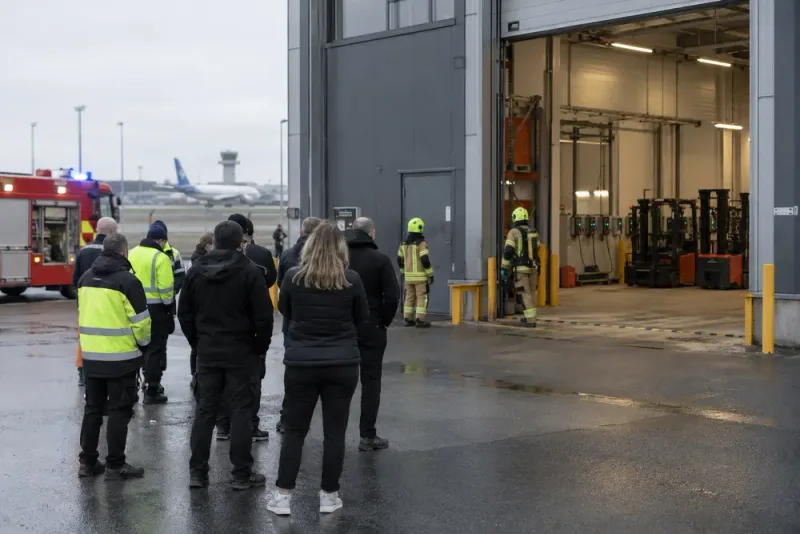 Företagslokal utrymd efter misstanke om gasutsläpp