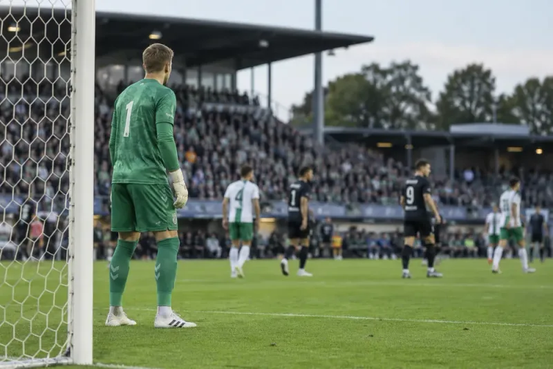 Felix Jakobsson utmanar Warner Hahn efter nya nollan
