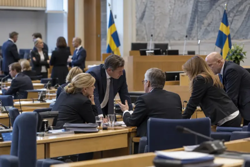 Vänsterpartiet hotar stödja Moderaterna i striden om regionstyret