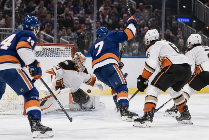 Victor Eklund målskytt när Islanders besegrade Anaheim