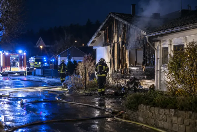 Man skadad i villabrand – polisen utreder mordbrand