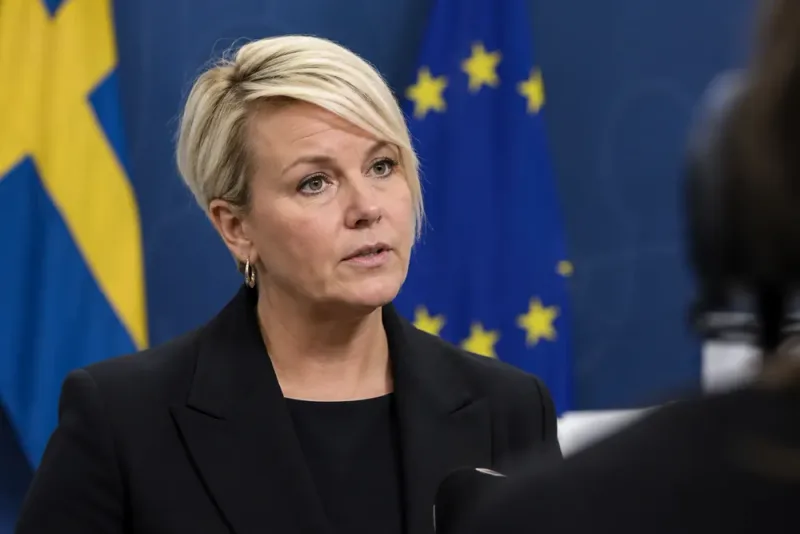 Anna Tenje KU-anmäls efter omfattande brister i återkrav