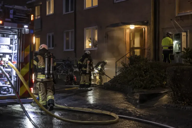 Elcentral exploderade i bostadshus – en person till sjukhus