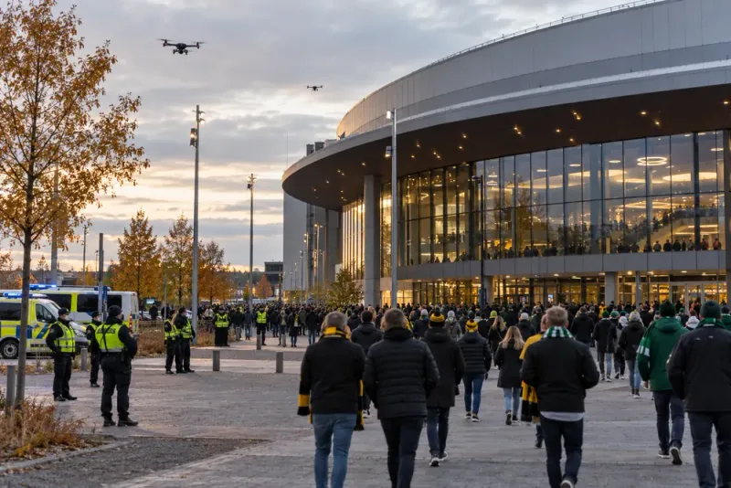 Polisen inför drönarbevakning inför slutsålt rivalmöte i Umeå