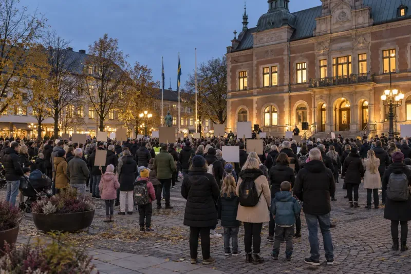 Protester i Kristianstad inför beslut om skolnedläggningar