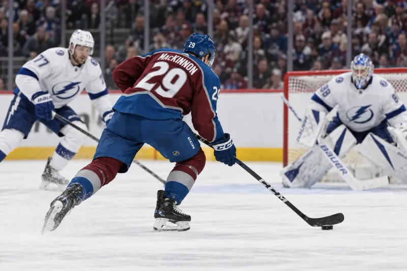 Nathan MacKinnon levererade fyra poäng mot Tampa Bay