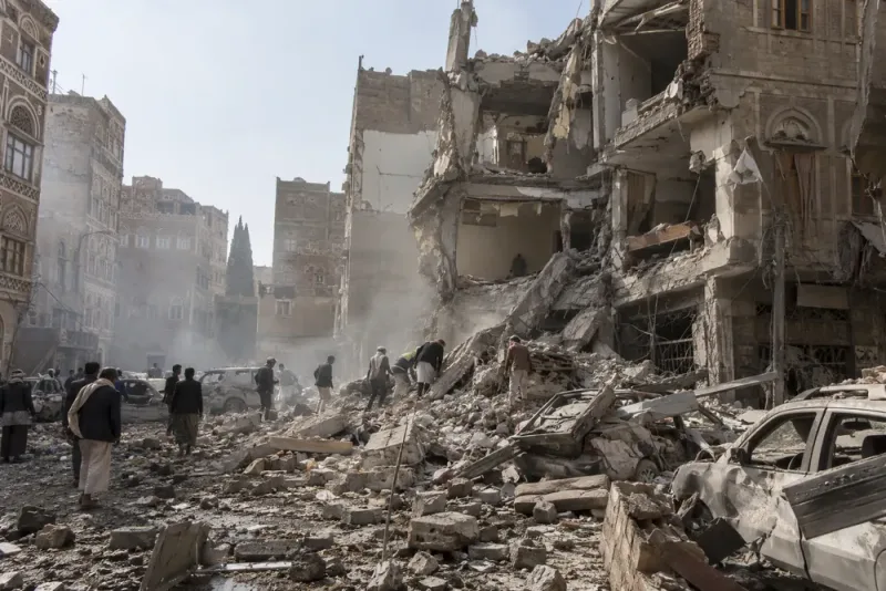 Minst tre döda när saudiska flyganfall träffade Sanaa