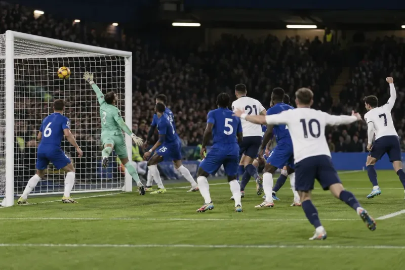 Tottenham besegrade Chelsea efter märkligt självmål