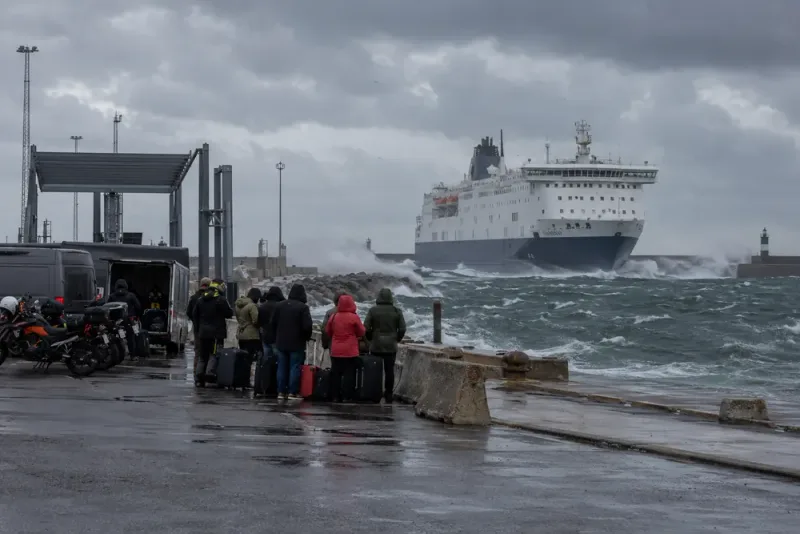 Stormen försenar 16 Gotlandsfärjor – tusentals resenärer drabbade