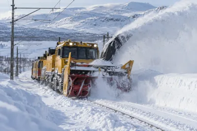 Trafikverket sätter in kraftfulla snöslungor på utsatta järnvägar