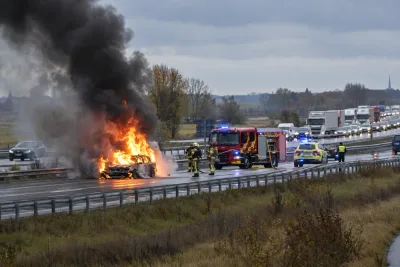Bil övertänd på E6 – omfattande trafikstörningar