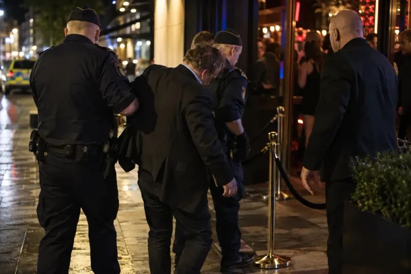 Berusad polisbefäl döms för tjänstefel