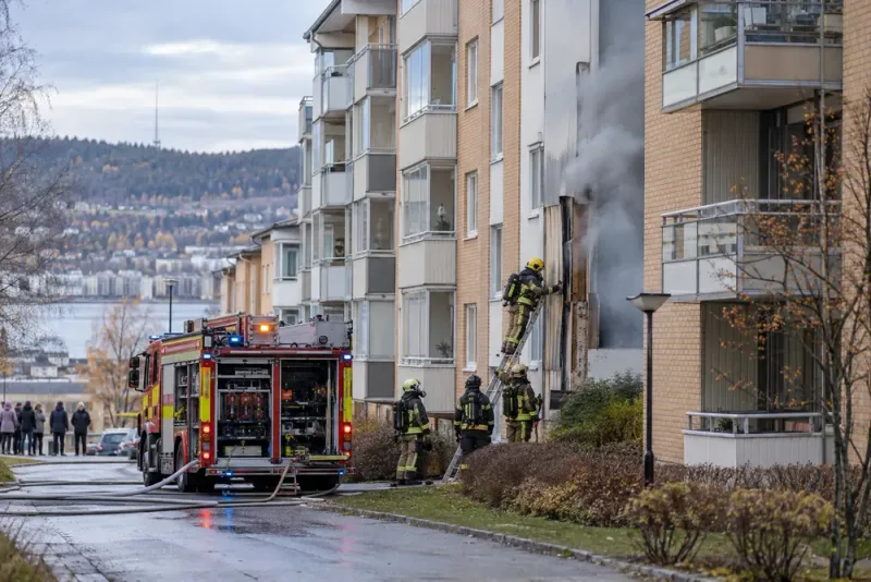 Boende evakuerade efter röklarm i flerfamiljshus i Örnsköldsvik