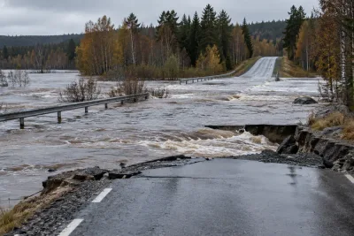 Översvämningsskador stoppar trafiken på viktig omledningsväg i Långå