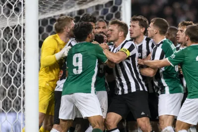 Spelare rök ihop i Landskronas målbur