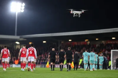 Drönare avbröt Arsenal – Fleetwood tog ledningen