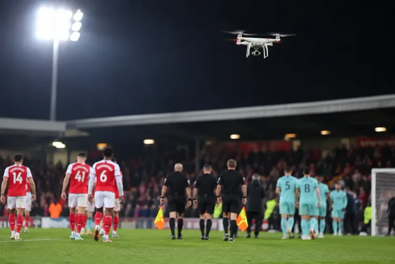 Drönare avbröt Arsenal – Fleetwood tog ledningen