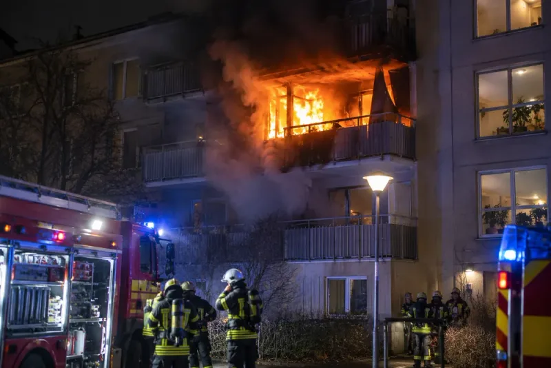 Man gripen för mordbrand efter lägenhetsbrand i Gustavsberg