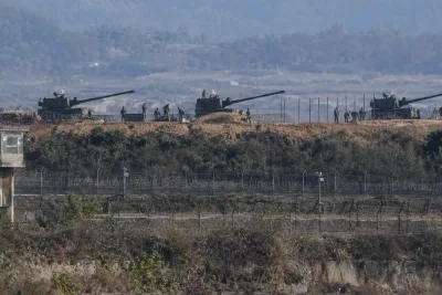 Nordkorea riktar artilleri mot Sydkorea och hotar USA