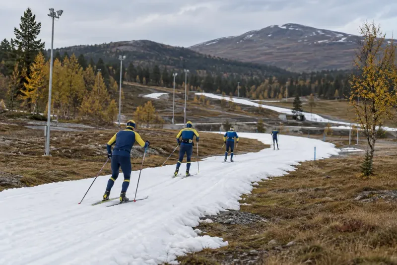 Snöbristen tvingar svenska skidlandslaget att byta land
