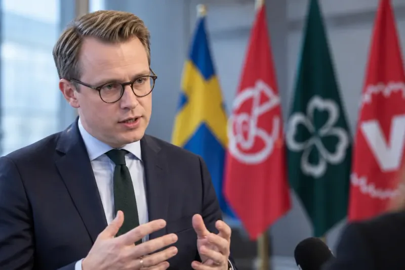 Martin Ådahl pressar Socialdemokraterna om Vänsterpartiets regeringsroll