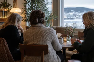 Dödsdoulor öppnar café för samtal om livets slut