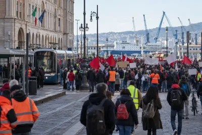 Generalstrejk lamslår Italien – protester i flera städer