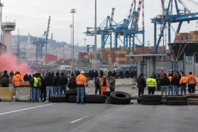 Italiens protestvåg växer – hamnarbetare blockerar hamnar