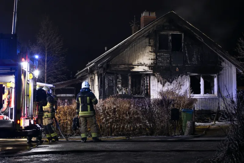 En äldre man omkom i villabrand – mordbrand utreds