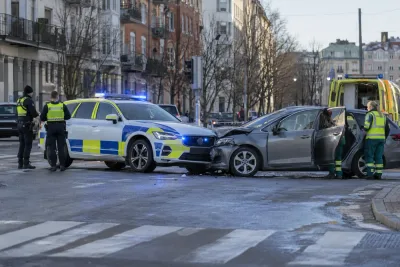 Polisbil kolliderade under utryckning – anmälan upprättad