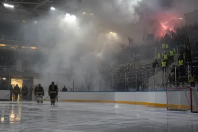 Rökfylld arena stoppade förberedelserna inför derbyt