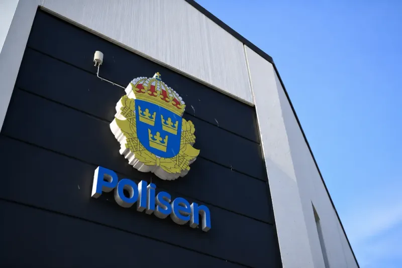 Person omkom i klämolycka utanför Umeå